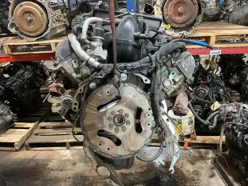 Mitsubishi Raider 3.7L replacement engine Front